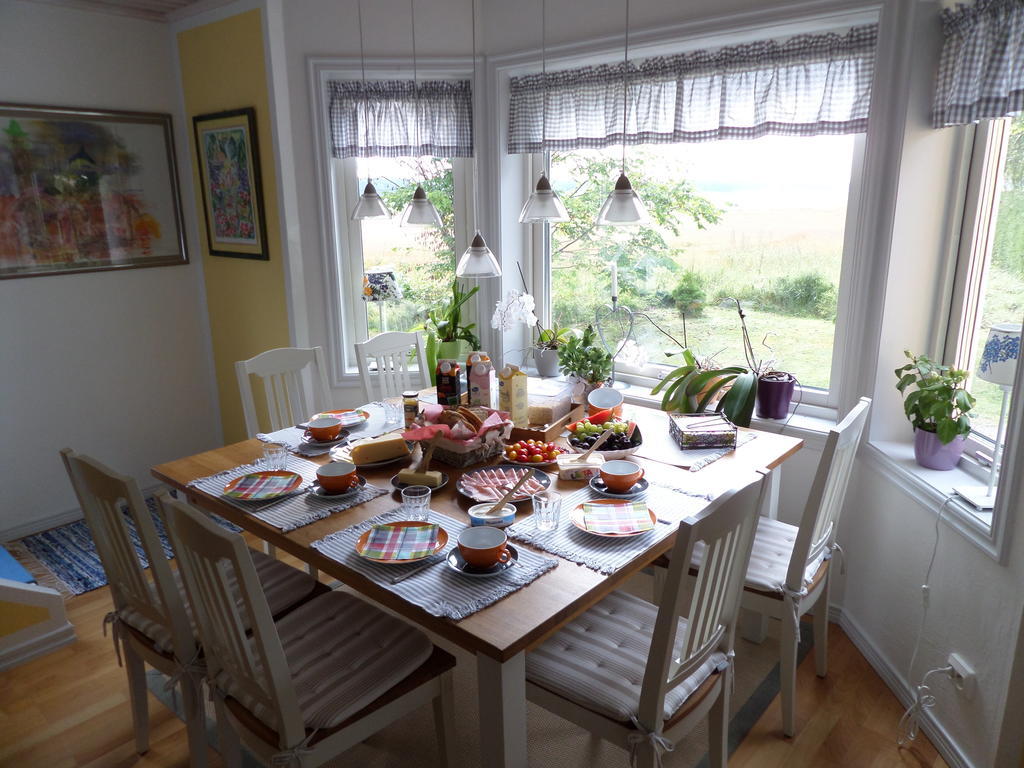 Skogis Bed & Breakfast Katrineholm Buitenkant foto