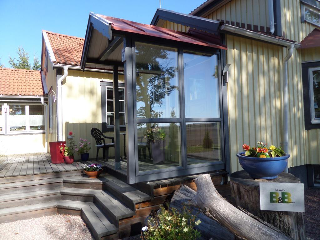 Skogis Bed & Breakfast Katrineholm Buitenkant foto