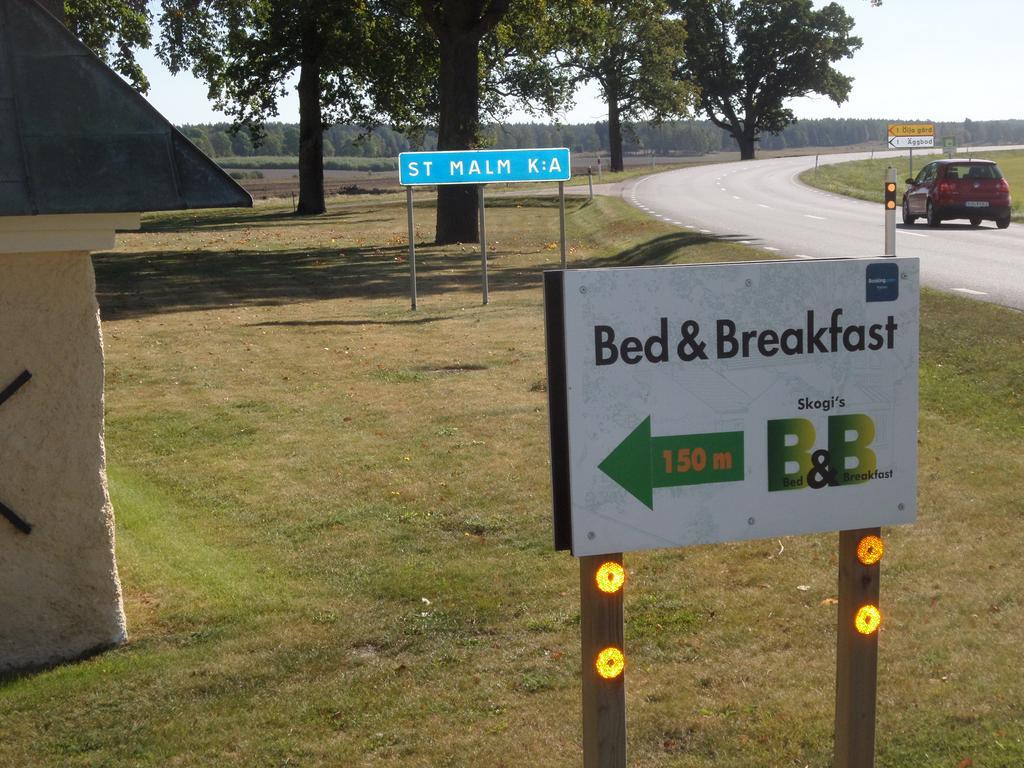 Skogis Bed & Breakfast Katrineholm Buitenkant foto